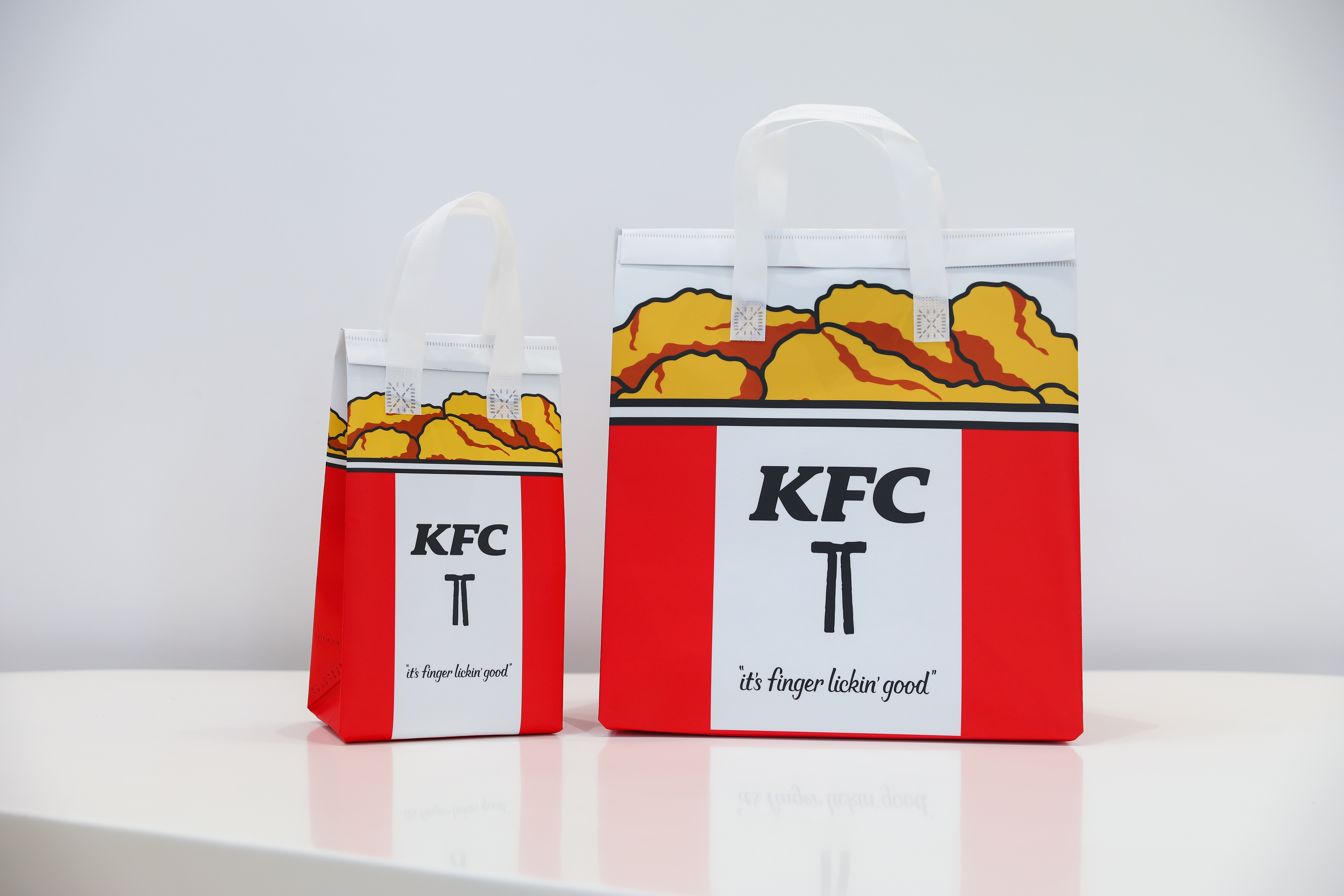 سلسلة التكنولوجيا التلقائية غير المنسوجة صناعة حقائب صنع مع مقبض على الإنترنت